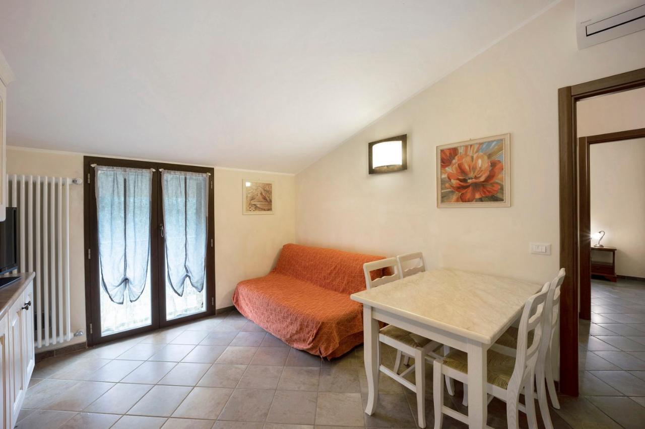 Messalina Agriturismo La Scuderia Molino Nuovo  ภายนอก รูปภาพ